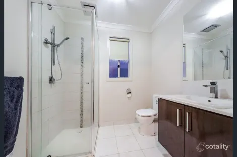 Property photo of 5 Elodea Way Cranbourne North VIC 3977