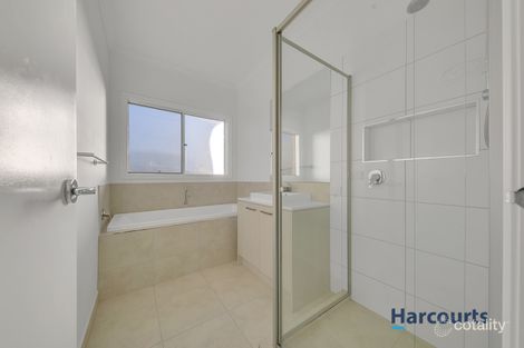 Property photo of 36 Whitecross Drive Thornhill Park VIC 3335