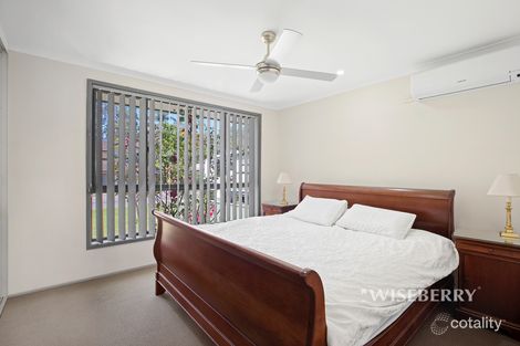 Property photo of 16 Lakeshore Avenue Kingfisher Shores NSW 2259
