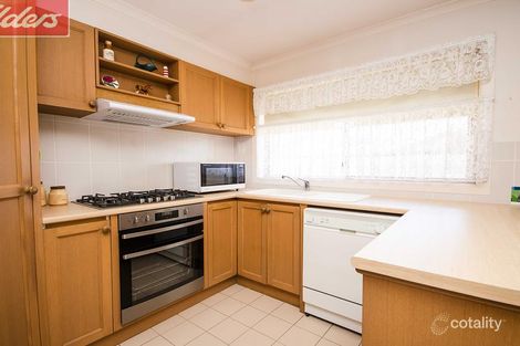 Property photo of 2 Heyington Place Wodonga VIC 3690