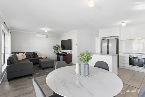 Property photo of 13 Hamra Drive Smithfield SA 5114