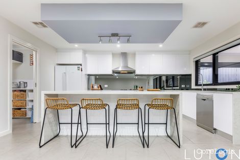 Property photo of 18 Lansell Circuit Wanniassa ACT 2903