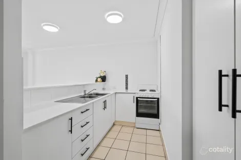 Property photo of 18/21 Huth Street Labrador QLD 4215