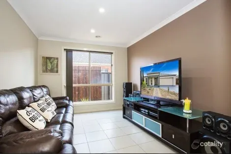 Property photo of 12 Kingbird Avenue Tarneit VIC 3029