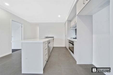 Property photo of 10 Merlot Way Clyde North VIC 3978