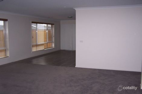 Property photo of 45 Maidenhair Drive Wallan VIC 3756