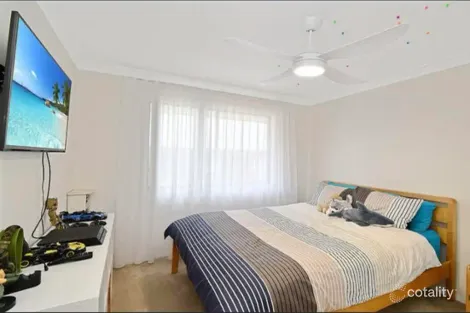 Property photo of 42 Oakland Parade Banora Point NSW 2486