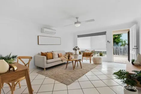 Property photo of 2/107 Adelaide Street Carina QLD 4152