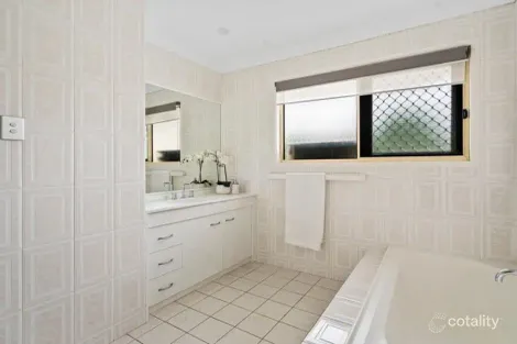 Property photo of 2/107 Adelaide Street Carina QLD 4152