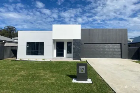 Property photo of 10 Ocean Point Avenue Moonee Beach NSW 2450