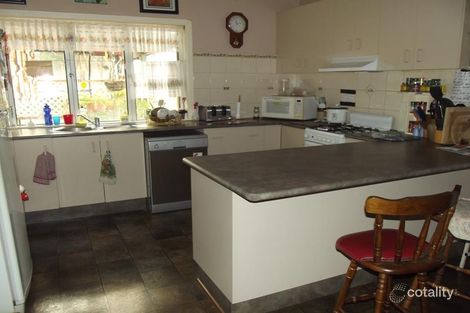 Property photo of 30 Roessler Avenue Applethorpe QLD 4378