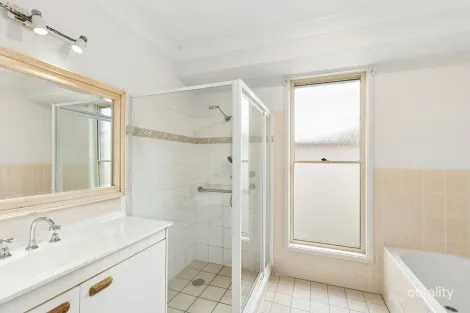 Property photo of 21 Samantha Crescent Kincumber NSW 2251