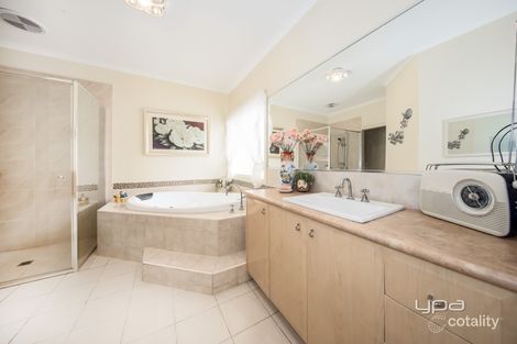 Property photo of 26 The Regency Hillside VIC 3037