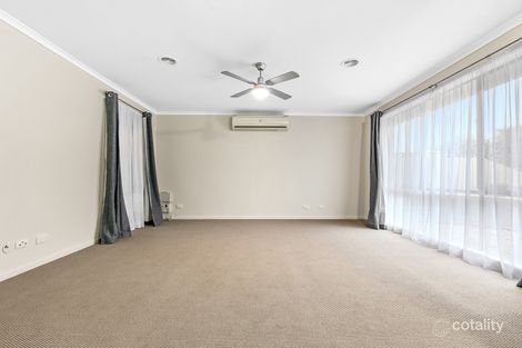 Property photo of 43 Dunferline Crescent Cranbourne VIC 3977