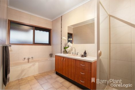 Property photo of 13 Miramar Court Donvale VIC 3111