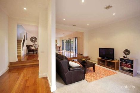 Property photo of 4 Lowen Road Glen Waverley VIC 3150