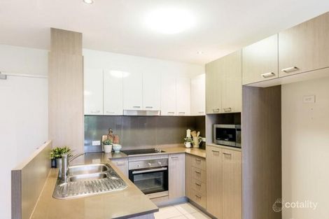 Property photo of 2/11 Riding Road Hawthorne QLD 4171