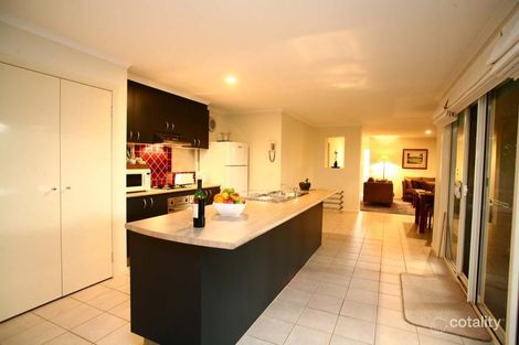 Property photo of 10 Lexington Close Rowville VIC 3178