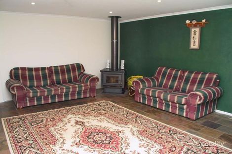 Property photo of 28 Lakesfield Drive Lysterfield VIC 3156
