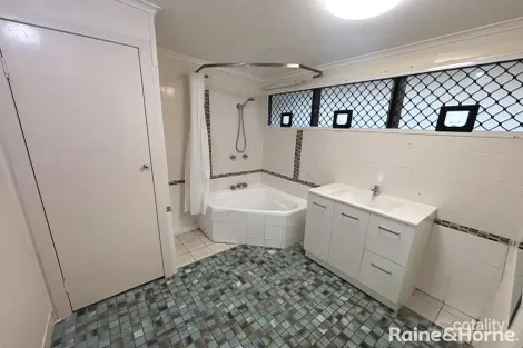 Property photo of 2 Hansen Court Kingaroy QLD 4610