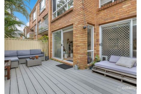 Property photo of 2/54 Coolangatta Road Coolangatta QLD 4225