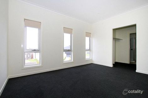 Property photo of 8 Jarrah Place Craigieburn VIC 3064