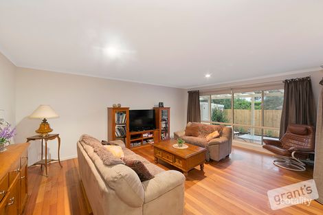 Property photo of 19 Hedgeley Drive Berwick VIC 3806
