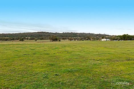 Property photo of 6 Cummins Drive San Isidore NSW 2650