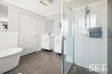 Property photo of 44 Marcus Drive Regents Park QLD 4118