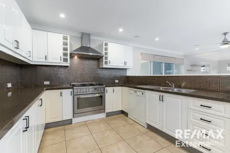 Property photo of 6 Prudhoe Mews Ridgewood WA 6030