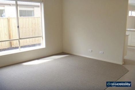Property photo of 5 Katahdin Terrace Cranbourne North VIC 3977