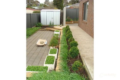 Property photo of 8 Botanic Court Hamilton VIC 3300