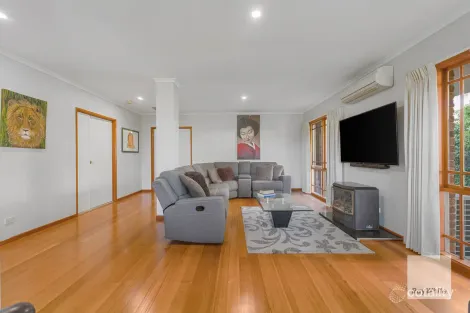 Property photo of 48 Edmund Rice Parade Watsonia North VIC 3087