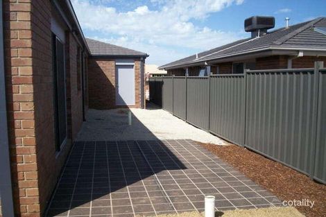 Property photo of 81 Hatchlands Drive Deer Park VIC 3023