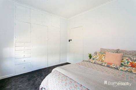 Property photo of 2 Balmoral Crescent Drouin VIC 3818