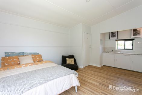 Property photo of 2 Balmoral Crescent Drouin VIC 3818