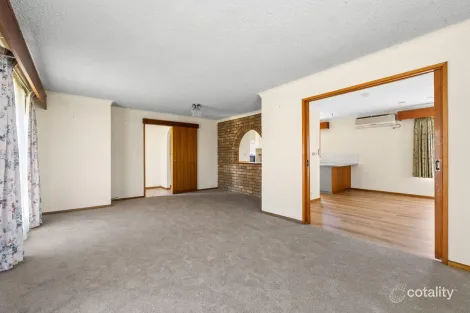 Property photo of 23 Gordon Street Heyfield VIC 3858