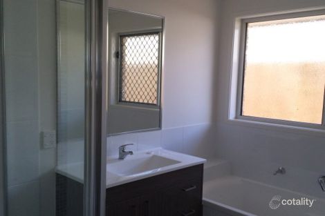 Property photo of 7 Yarrow Court Bundamba QLD 4304