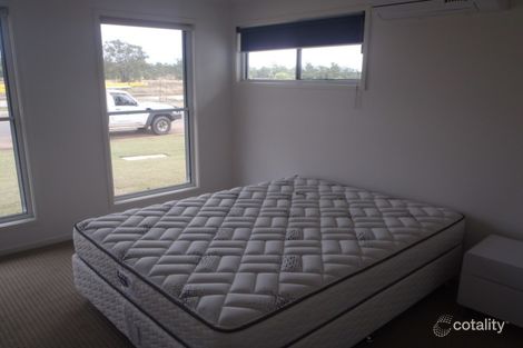 Property photo of 1/32 Lakeside Drive Emerald QLD 4720