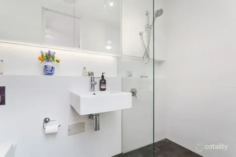 Property photo of 2/12 Hallett Street Adelaide SA 5000