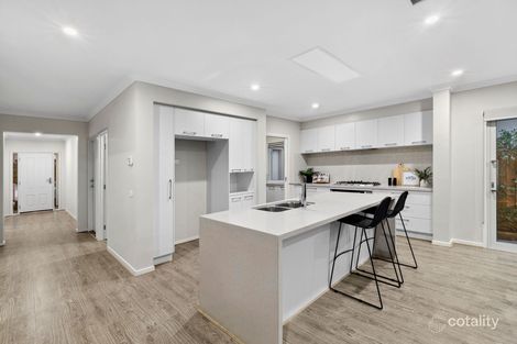 Property photo of 17 Solstice Street Mount Duneed VIC 3217