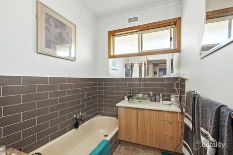 Property photo of 8 Huntington Street Wendouree VIC 3355