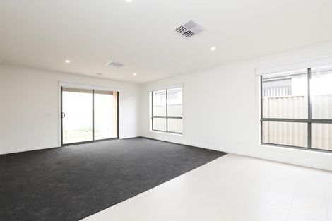 Property photo of 74 Ajay Way Kurunjang VIC 3337