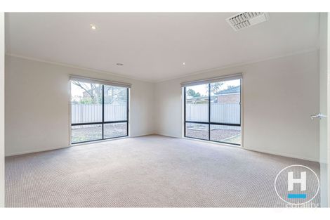 Property photo of 3 Parramatta Walk Craigieburn VIC 3064