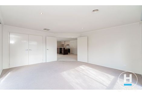 Property photo of 3 Parramatta Walk Craigieburn VIC 3064