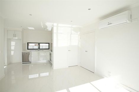 Property photo of 1/11 Loxwood Court Deer Park VIC 3023