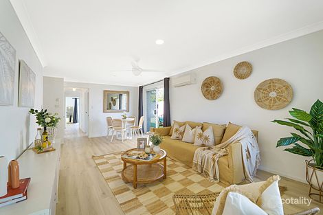 Property photo of 2/1 Liam Court Labrador QLD 4215