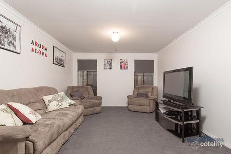 Property photo of 11 Danae Place Cranbourne West VIC 3977