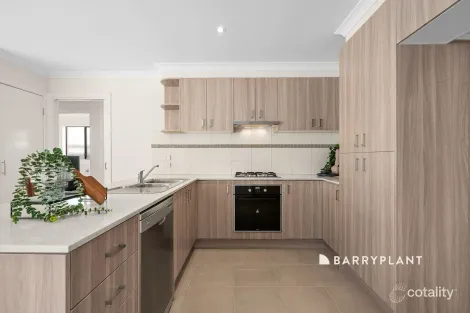 Property photo of 9 Macleod Circuit Pakenham VIC 3810