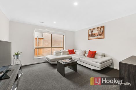 Property photo of 13 Alphey Road Clyde North VIC 3978